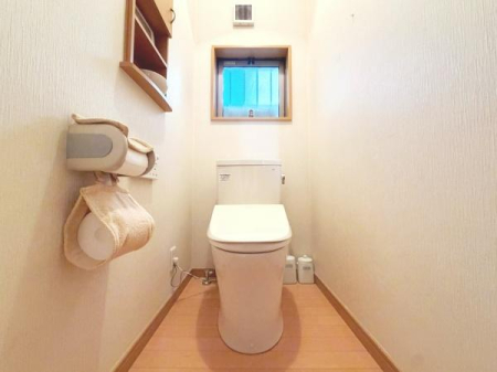 �g�C�� 1�K�̃g�C����2023�N�Ɍ������Ă���̂ŋC�����ǂ����g�����������܂��I�������@�\���ڂȂ̂ŁA�{�^����ŐS�n�ǂ������ł̑f������򂪉\�ł��B�g�[�֍��Ŋ����������������B