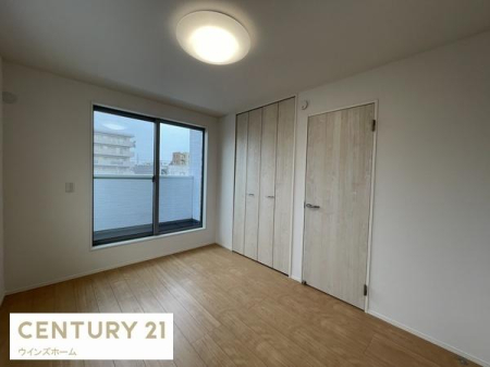 �m�� ��6���̗m���̓o���R�j�[�ɖʂ����邭�J���I�B�N���[�[�b�g������A����������������ƕۂĂ���K�ȃv���C�x�[�g��Ԃł��B