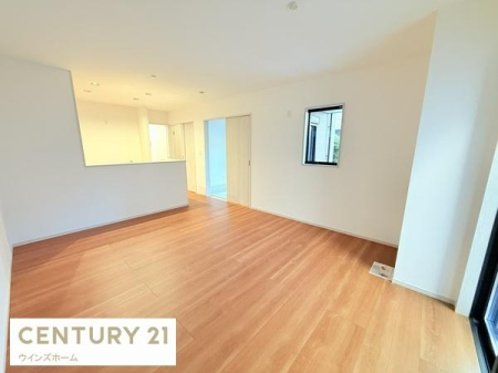 ���r���O �z�����肪�ǂ��A�J�����̂��郊�r���O�_�C�j���O��14.75���B��Ƃ肠���Ԃ����o���܂��B