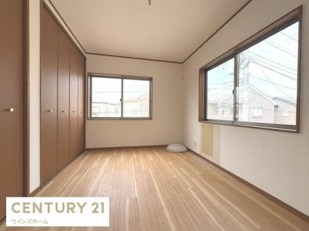 �m�� 2�K�m���ɂ͑�e�ʂ̎��[�������Ղ�m�ہI�ߗނ�G�ߕ�����������Еt���A���������L�X�Ǝg����g������̗ǂ���Ԃł��B�傫�ȑ���2�J���������邢�������B