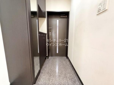 ���� �Ƃ̑���ۂ����߂�G���g�����X�͂����L���C�ɂ��Ă����������́B�����Ō��ւɂ͎��[�͂̍����V���[�Y�{�b�N�X���������܂����I�p���t���Ȃ̂ł��o�����O�̍ŏI�`�F�b�N���΂�����ł��I