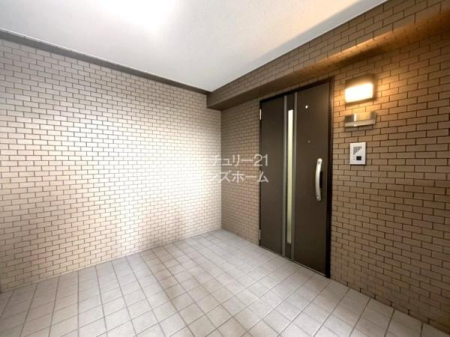 ���� ���֑O�ɂ͍L�X�Ƃ�����p�|�[�`�t���I�p�����̖��͂ł��ˁB���ւƋ��p�L���̊ԂɃX�y�[�X���݂�����̂ŁA�v���C�o�V�[������₷���Ȃ�܂��I