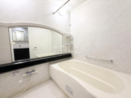 ���� �����C�͈���̔���������났�̏ꏊ�ł��B�ǂ������@�\�t���Ȃ̂ōŌ�ɓ�����ɂ����K�ȃo�X�^�C�������񋟂��܂��I����ɒg�[�����@�t���ŉJ�̓��͈ߗފ������Ƃ��Ă��劈�􂆁I