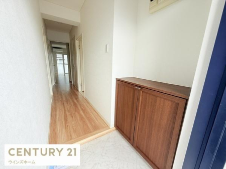 ���� �C������������[�ł���V���[�Y�{�b�N�X�ɉ����A�����⌮��u����X�y�[�X������A���o�����O��̓�����X���[�Y�ł��B