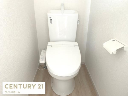 �g�C�� �g�C���͂P�E3�K�ɐݒu����Ă���A�������֍��t���̐����ȃg�C���B