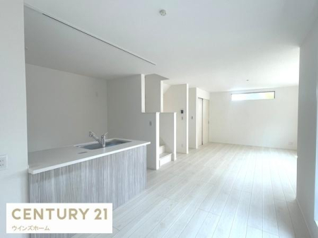 ���r���O ������ŗz�����肪�ǂ��A�J�����̂��郊�r���O�_�C�j���O��20.8���B��Ƃ肠���Ԃ����o���܂��B