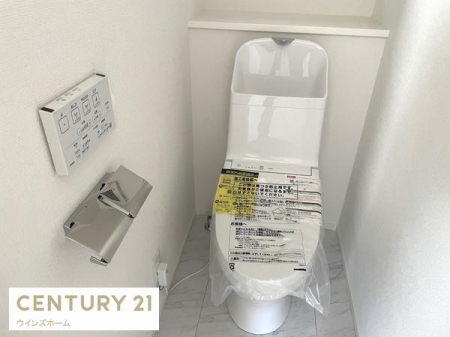 �g�C�� �g�C���͂P�E2�K�ɐݒu����Ă���A�������֍��t���̐����ȃg�C���B���t���Ŋ��C���ł��܂��B