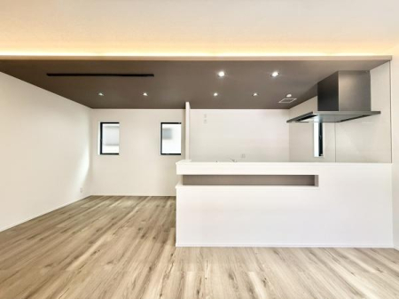 ���r���O �L�X18����LDK�I���H�������_�C�j���O�X�y�[�X�A���낰�郊�r���O�X�y�[�X�̗�������������m�ہI
