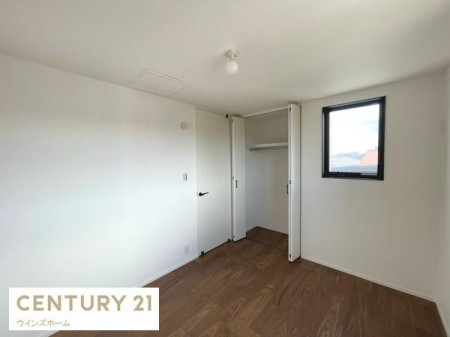 �m�� 5.2���̗m���͓�ʍ̌��Ŗ��邭�J���I�B���[������A����������������ƕۂĂ���K�ȃv���C�x�[�g��Ԃł��B