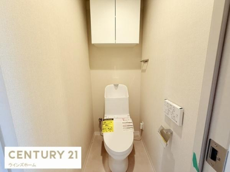 �g�C�� �V�K�����ς̉������֍��t���g�C���B�㕔�Ɏ��[�X�y�[�X���m�ۂ����@�\�I�ȃg�C���̓X�g�b�N�i�⏬�����������₷���A��Ԃ�L�����p�ł��܂��B
