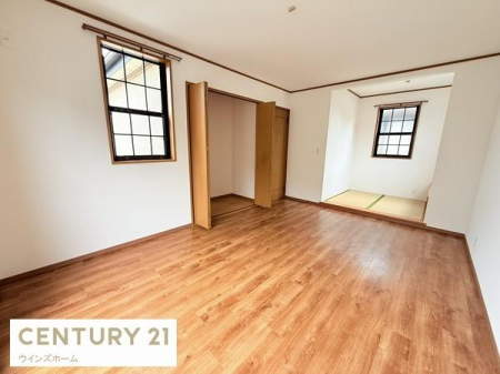 �m�� �o���R�j�[�ɖʂ����m����11.25���B���ʂ��̗ǂ��J���I�ȕ��͋C�I�N���[�[�b�g�A�[�˂����p�ӂ����L�X��ԁI