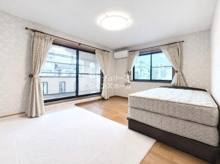 �m�� ��Q����12������̂ő傫���x�b�h��h���b�T�[���u���܂���I2�ʍ̌��̊p�����݌v�Ȃ̂Ŗ��邢�z�����������݁A�S�n�悢�����ʂ蔲���܂��I