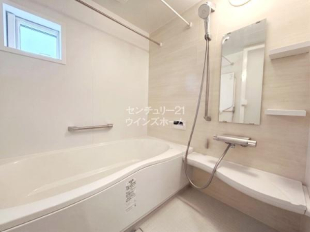 ���� ���j�b�g�o�X�͒ǂ������@�\���ڂōŌ�ɓ�����ɂ����K�ȃo�X�^�C�������񋟂��܂��I����ɒg�[�����@�t���Ȃ̂ŉJ�̓���ԕ��̎����͈ߗފ������Ƃ��Ă��g���܂���I��AI���H�Ő��ʗp��������Ă��܂�