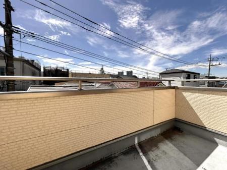 �o���R�j�[ 3�K�쐼���̃��C�h�o���R�j�[����̒��]�ł��B���ӂ���̖ڐ����C�ɂȂ�ɂ����̂Ŏ��������̃A�E�g�h�A��ԂƂ��Ă����p���������B