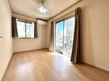 �m�� 1�K�̖k�����̗m���͑���2�ʂɂ���̂ŕ��ʂ���ǍD�ł��B�ǂ���̑��ɂ��V���b�^�[�����Ă���̂ŋ����Ƃ��ė��p����ۂɂ������S���������܂��B