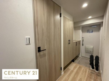 ���� �C������������[�ł���V���[�Y�{�b�N�X�ɉ����A�����⌮��u����X�y�[�X������A���o�����O��̓�����X���[�Y�ł��B