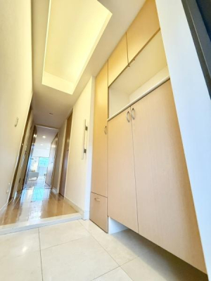 ���� ��������Ƃ������փX�y�[�X�ő���ۂ��ǍD�B���ւ��烊�r���O�܂Ŏ�����������A�}���V�����Ȃ�ł͂̊J���I�ȓ����݌v�ł��B