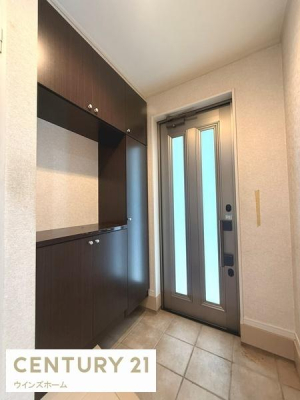 ���� �C������������[�ł���V���[�Y�{�b�N�X�ɉ����A�����⌮��u����X�y�[�X������A���o�����O��̓�����X���[�Y�ł��B