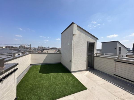 �o���R�j�[ ���Ƒ��ňꏏ�ɉ߂����u���̃��r���O�v�Ƃ��Ďg����L�X���[�t�o���R�j�[�t���I�T���̒��H���s�N�j�b�N�C���Ŋy���񂾂�A�F�l���Ă��BBQ��p�[�e�B�����Ă݂���A�y���ݕ���������ґ��Ԃł��I