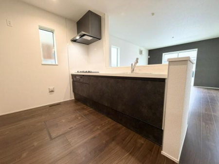 �L�b�`�� �J�����̂���ΖʃJ�E���^�[�L�b�`�����̗p�B���r���O�E�_�C�j���O�Ƃ̈�̊�������A�q�ǂ��������A���Ƒ��Ƃ̂Ȃ���������Ȃ��炨�������y���߂܂��B