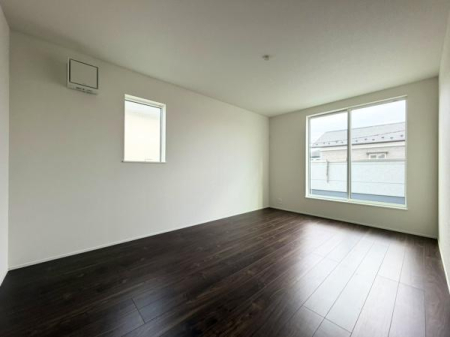 �Q�� �L�X8.5���B�x�b�h��u���Ă���Ƃ肠��L���ŐQ���ɂ҂�����ł��I�N���[�[�b�g�t���I���������X�b�L���Еt���܂��B�o���R�j�[�ɖʂ��J����������܂��I