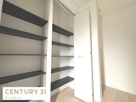���� �V��߂��܂ō����̂����^�V���[�Y�{�b�N�X����������ցB���Ƒ����̌C����p�i������������[�ł��A���ł����������֋�Ԃ�ۂĂ܂��B