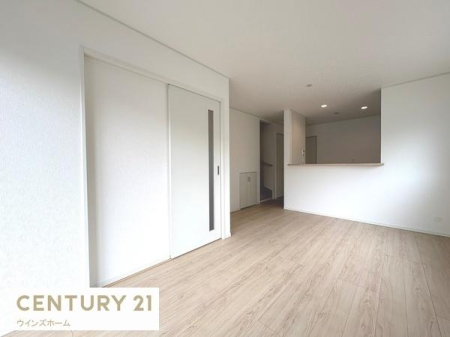���r���O 14.5����LDK�I���H�������_�C�j���O�X�y�[�X�A���낰�郊�r���O�X�y�[�X�̗�������������m�ہI���r���O�C���K�i���̗p�I