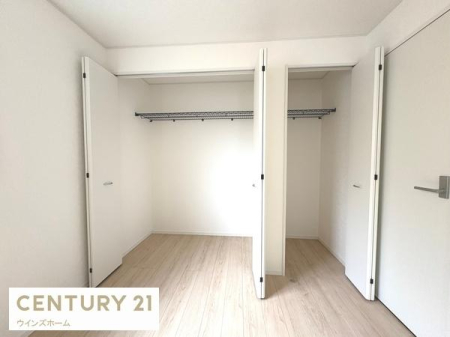 ���[ ��e�ʃN���[�[�b�g�������B�ߗނ�G�ߕ��܂ł���������[�ł��A���������L�X�Ɖ��K�ɂ��g�����������܂��B
