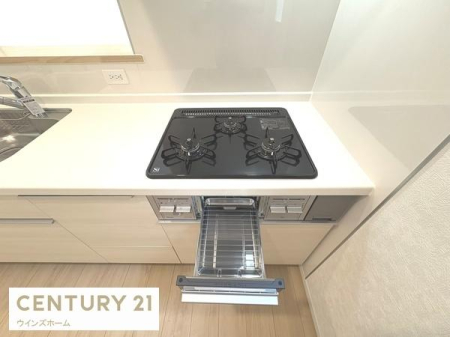 �L�b�`�� 3���K�X�R�����{�O�������̗p���A�����������\�B�������̌������オ��@�\�I�Ő������̂���L�b�`���B