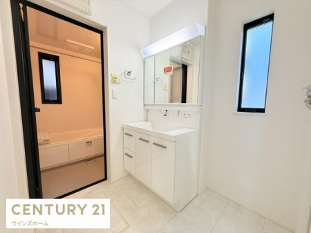 ���ʑ�E���ʏ� ���t���Ŗ��邭�������̂�����ʃX�y�[�X�I�O�ʋ��t�����ʉ��ϑ�Őg�x�x�����₷���A����@�u����m�ۂ��ꂽ�g������̗ǂ���Ԃł��B