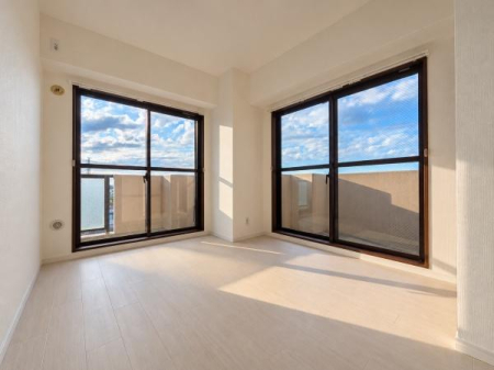 �m�� ���ׂĂ̂��������o���R�j�[�ɖʂ��Ă���̂ō̌��╗�ʂ�����������m�ۂł��܂��I������̗m����2�ʍ̌��̊p�����݌v�Ȃ̂ŊJ���������Ղ�ł��I