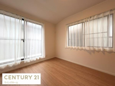 �m�� �o���R�j�[�ɖʂ���5.4���̗m���͑���傫���z�u���A�������聕���ʂ��̗ǂ���Ԃł��B