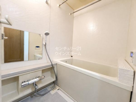 ���� �o�X���[���͐g�̂�􂤂��߂����̏ꏊ�ł͂Ȃ�����̔���������났�̏ꏊ�ɂ��Ȃ�܂��B�������̂��闁���ŉ��K�ȃo�X�^�C�������y���݂��������I