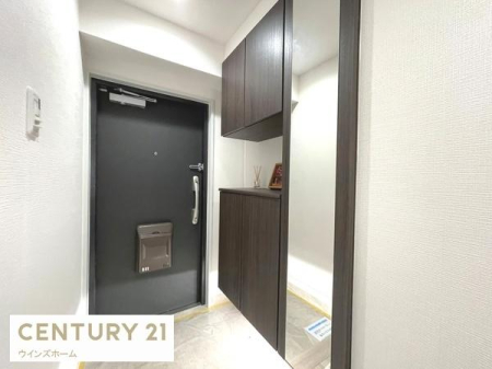 ���� �C������������[�ł���V���[�Y�{�b�N�X�ɉ����A�����⌮��u����X�y�[�X������A���o�����O��̓�����X���[�Y�ł��B�傫�Ȏp�����������A���o�����O�̃`�F�b�N���o�b�`���ł��ˁI