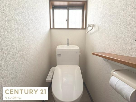 �g�C�� �g�C���͂P�E2�K�ɐݒu����Ă���A�������֍��t���̐����ȃg�C���B