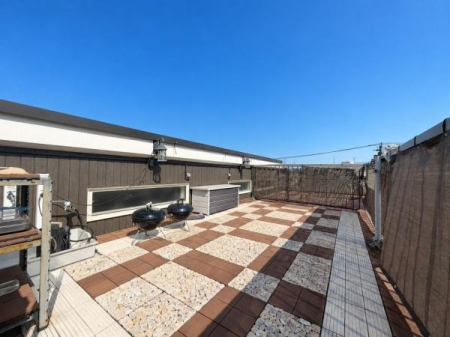 �o���R�j�[ ���Ƒ��ňꏏ�ɉ߂����u���̃��r���O�v�Ƃ��Ďg����L�X���[�t�o���R�j�[�t���I�T���̒��H���s�N�j�b�N�C���Ŋy���񂾂�A�F�l���Ă��BBQ��p�[�e�B�����Ă݂���A�y���ݕ���������ґ��Ԃł��I