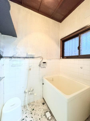 ���� �����C�͈���̔���������났�̏ꏊ�ł��B���邭�������̂���o�X���[���ŐS�Ƒ̂����t���b�V���I