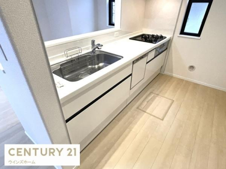 �L�b�`�� ���r���O�E�_�C�j���O�����n����ΖʃL�b�`���B�����������Ȃ��炲�Ƒ��Ƃ̉�b���e�݁A���R�ƃR�~���j�P�[�V���������܂��݌v�ł��B