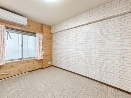 �m�� �e�m���Ɏ��[���������Ă���̂ŉו�����������Еt���܂��I������̂������̓J�[�y�b�g�~���Ȃ̂Ŋ���ɂ����A�~�ł��₽���������ɂ������K�ȏZ��Ԃł��B��AI���H�ňꕔ�ו��������Ă��܂�