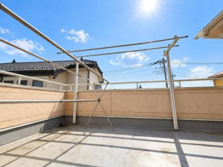 �o���R�j�[ ��ƃX�y�[�X���L�߂Ɋm�ۂ������C�h�o���R�j�[�t���ł��I��������̗ǂ������ɐݒu����Ă���̂Ő��󕨂��J���b�Ɗ������܂��B���z�c���������̃��N���N�I